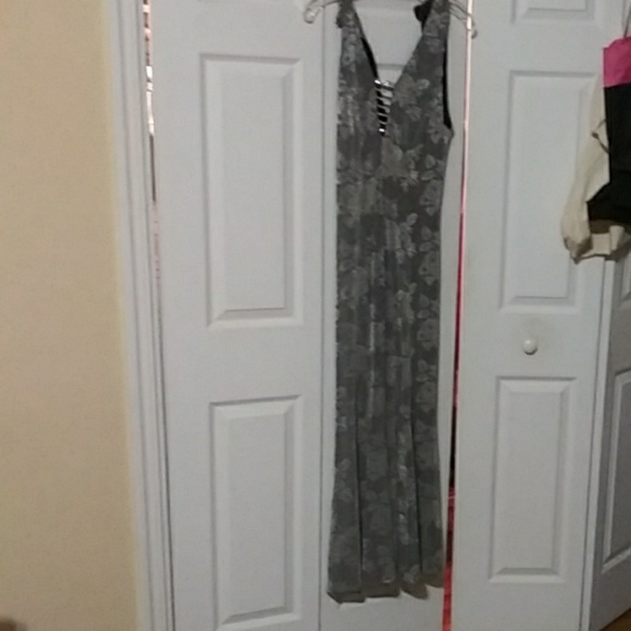 Evening gown - Picture 1 of 4